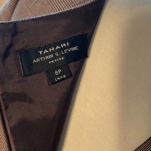 EUC beautiful, fully lined dress. - Picture 7 of 11